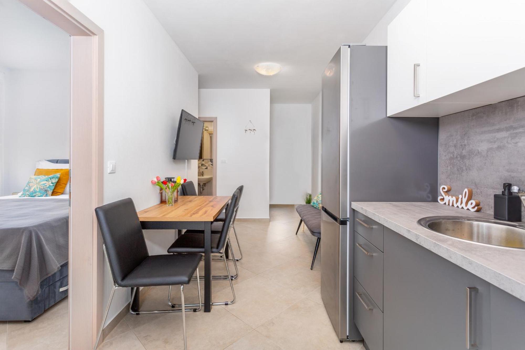 Divine Apartments Башка Екстер'єр фото